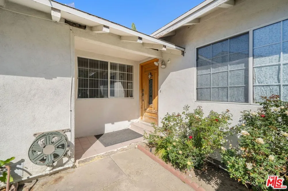 7351 Zelzah Avenue Los Angeles, CA 91335