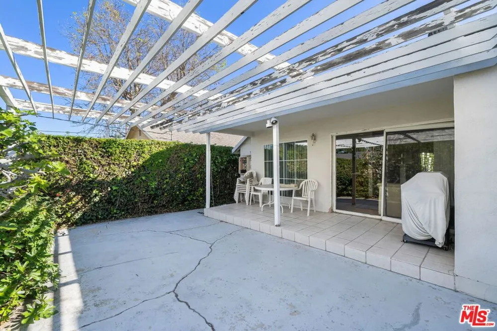 7351 Zelzah Avenue Los Angeles, CA 91335