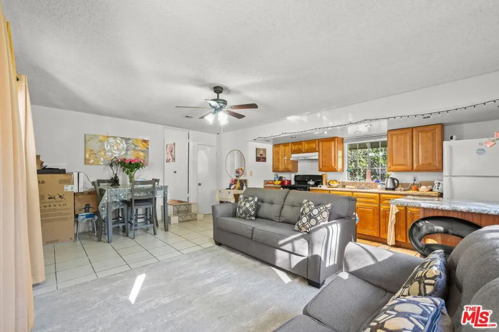7351 Zelzah Avenue Los Angeles, CA 91335