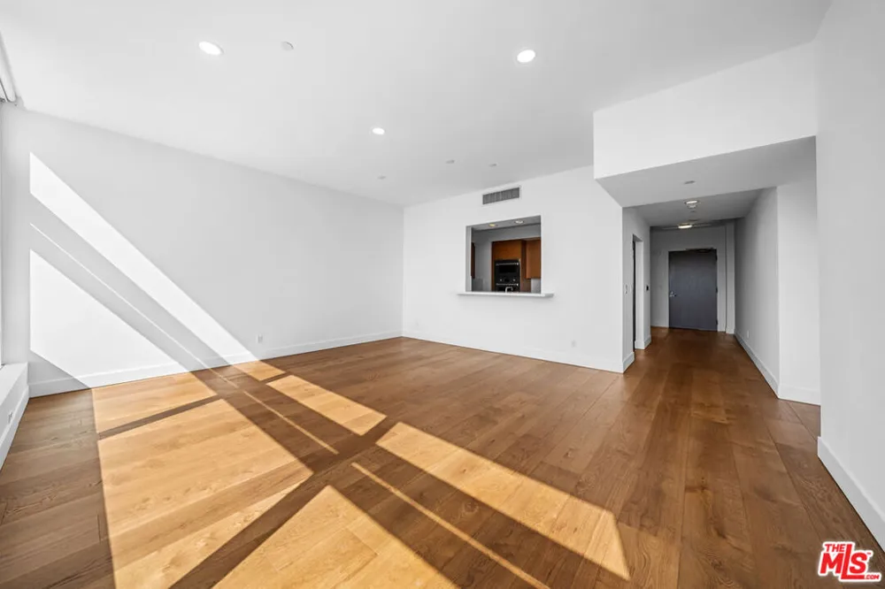 900 W Olympic Boulevard #32I Los Angeles, CA 90015