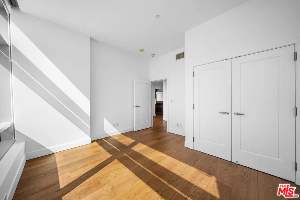 900 W Olympic Boulevard #32I Los Angeles, CA 90015