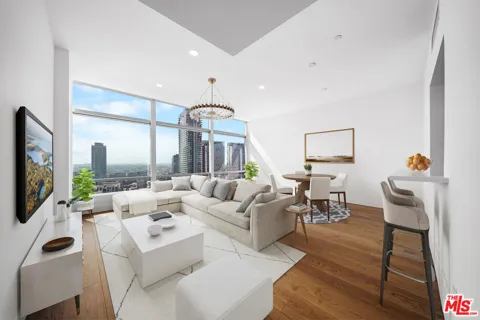 900 W Olympic Boulevard #32I