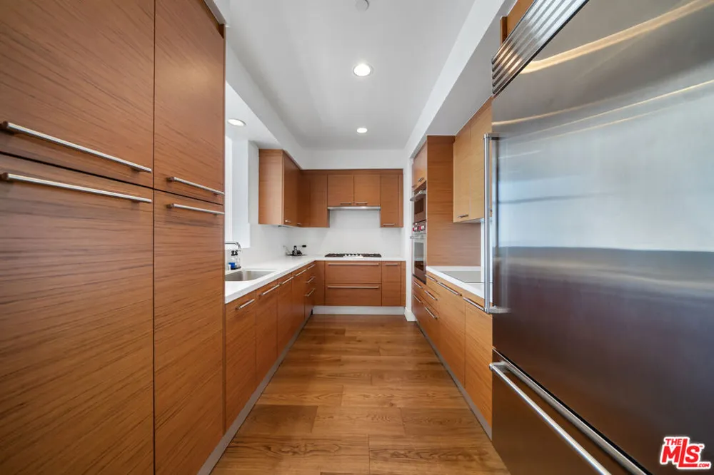 900 W Olympic Boulevard #32I Los Angeles, CA 90015