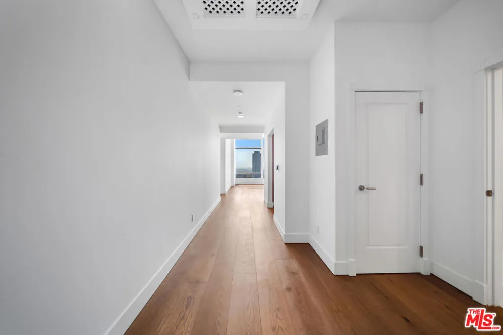 900 W Olympic Boulevard #32I Los Angeles, CA 90015