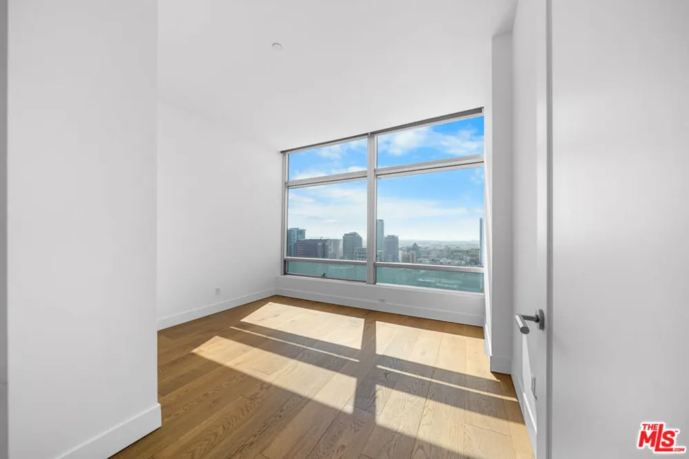 900 W Olympic Boulevard #32I Los Angeles, CA 90015