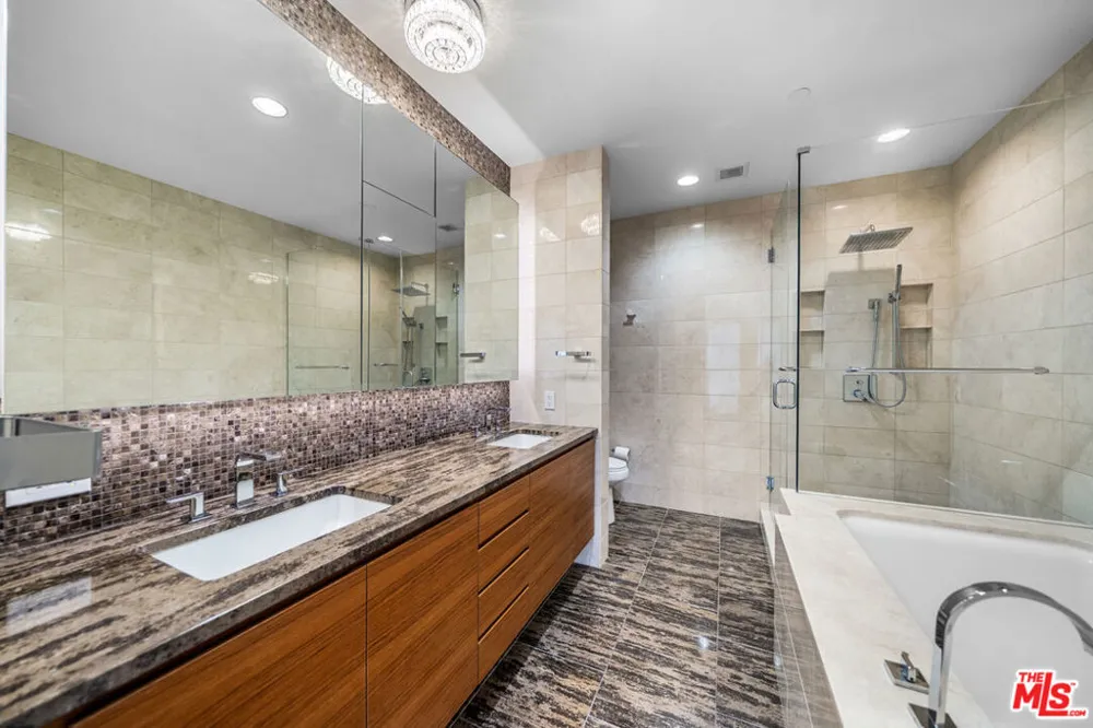 900 W Olympic Boulevard #32I Los Angeles, CA 90015