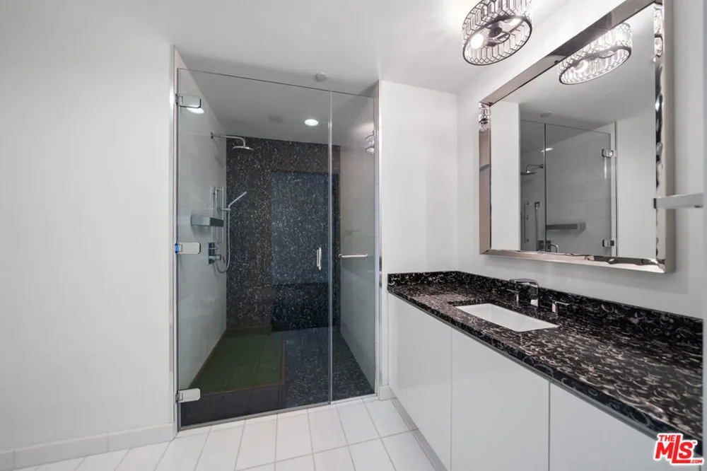 900 W Olympic Boulevard #32I Los Angeles, CA 90015