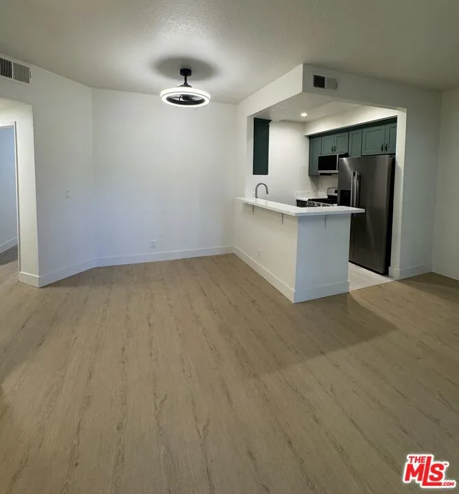 5620 Yolanda Avenue #111 Tarzana, CA 91356