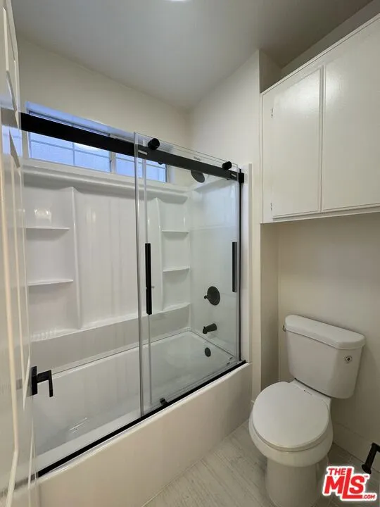 5620 Yolanda Avenue #111 Tarzana, CA 91356