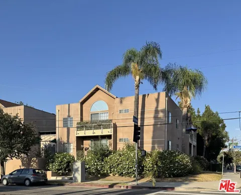 5620 Yolanda Avenue #111