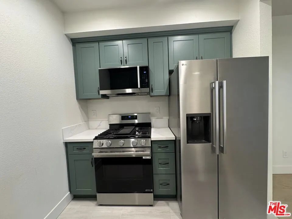 5620 Yolanda Avenue #111 Tarzana, CA 91356
