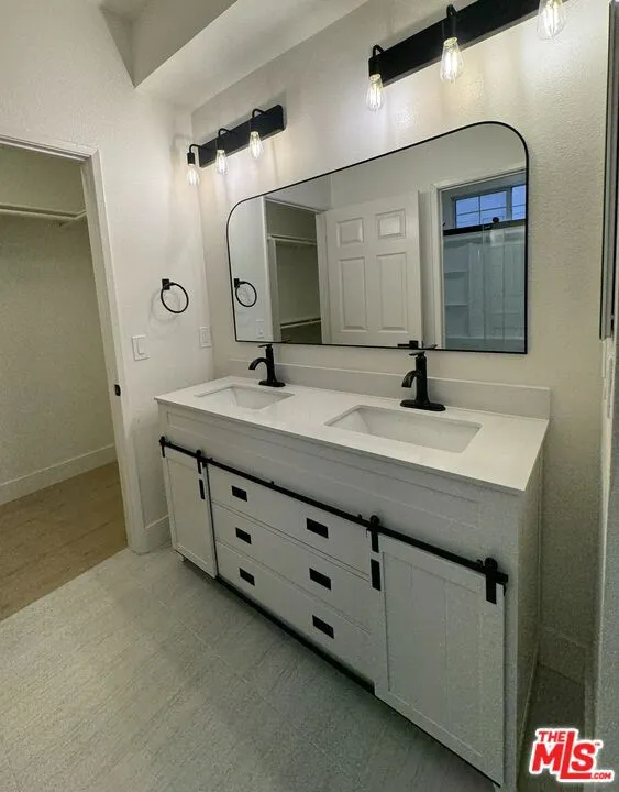 5620 Yolanda Avenue #111 Tarzana, CA 91356
