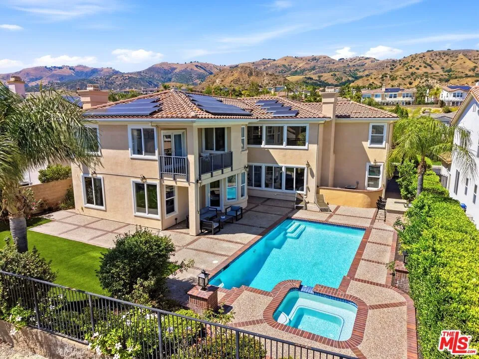 20274 Via Medici Porter Ranch, CA 91326