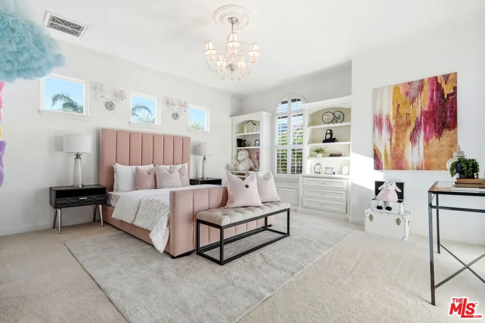 20274 Via Medici Porter Ranch, CA 91326
