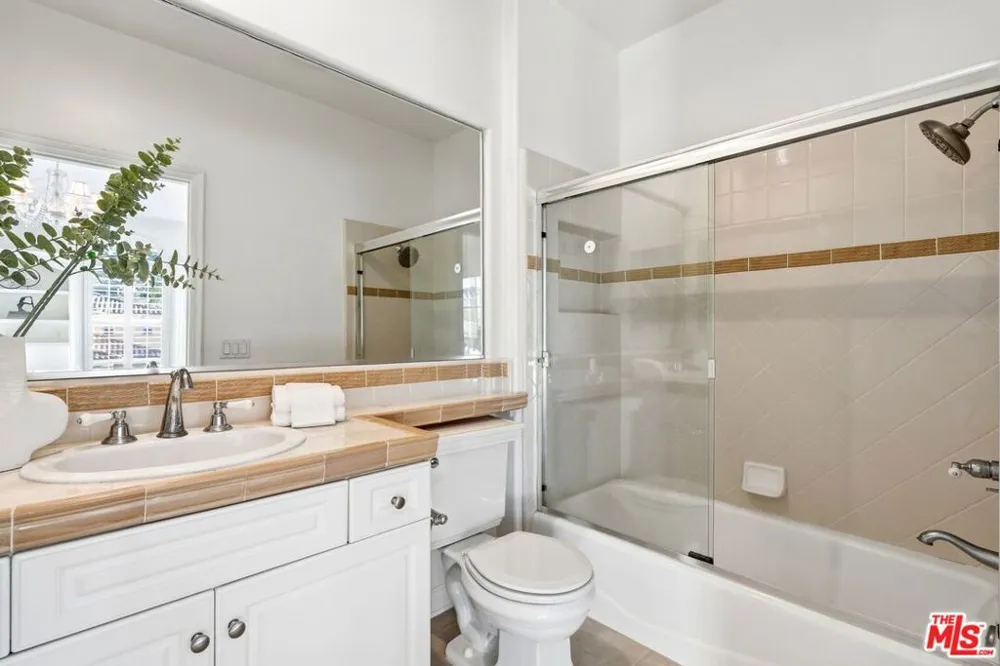 20274 Via Medici Porter Ranch, CA 91326