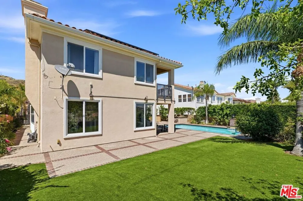 20274 Via Medici Porter Ranch, CA 91326