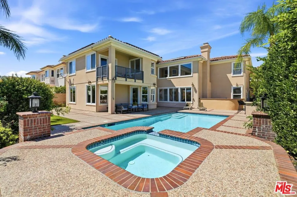20274 Via Medici Porter Ranch, CA 91326