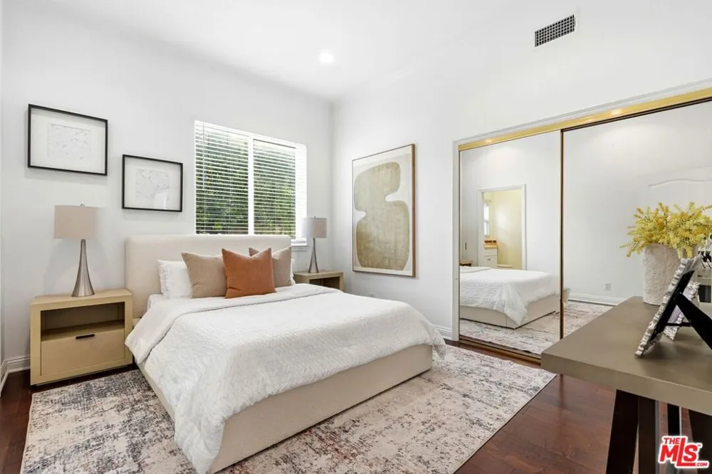 20274 Via Medici Porter Ranch, CA 91326