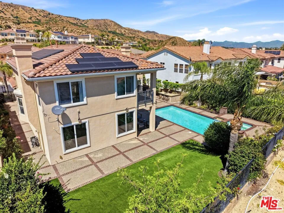 20274 Via Medici Porter Ranch, CA 91326