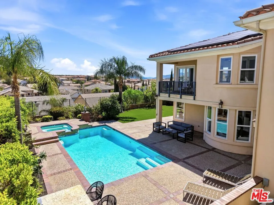 20274 Via Medici Porter Ranch, CA 91326