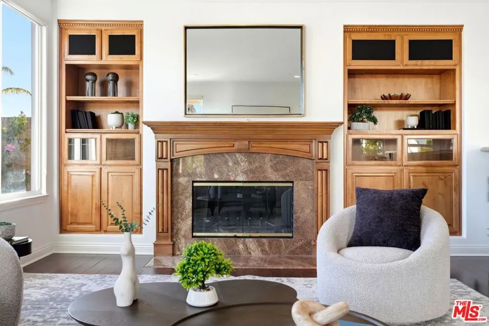 20274 Via Medici Porter Ranch, CA 91326