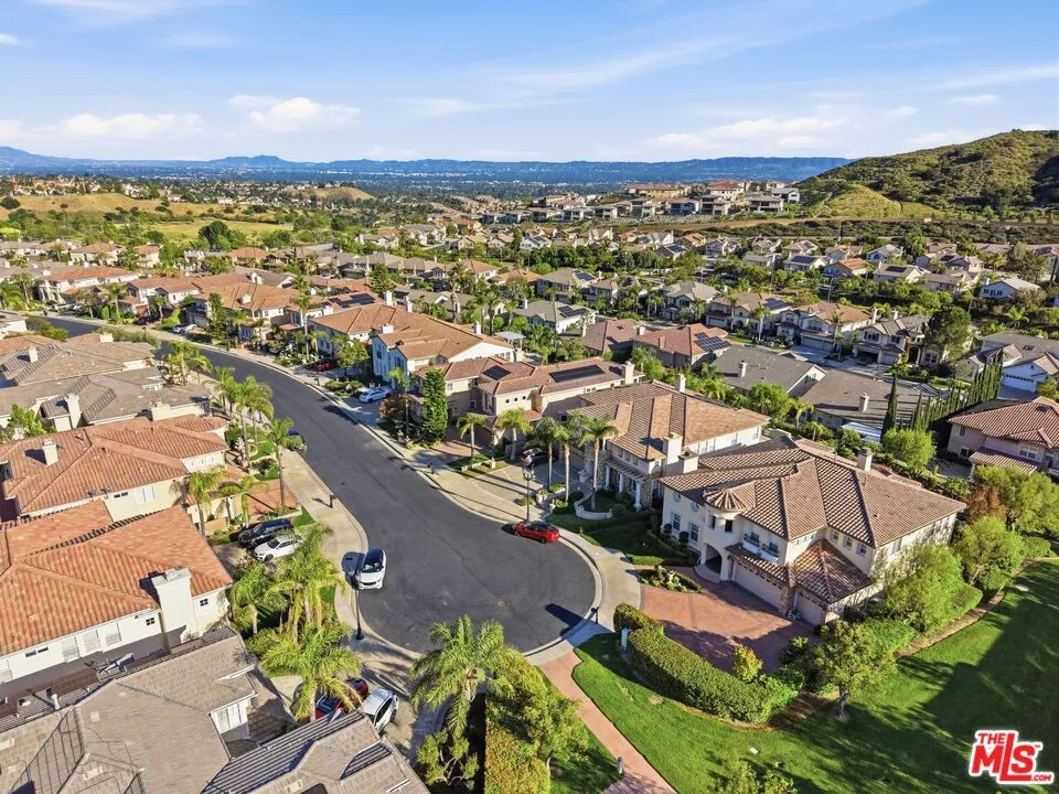 20274 Via Medici Porter Ranch, CA 91326