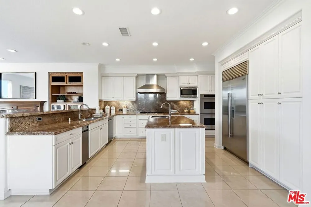 20274 Via Medici Porter Ranch, CA 91326