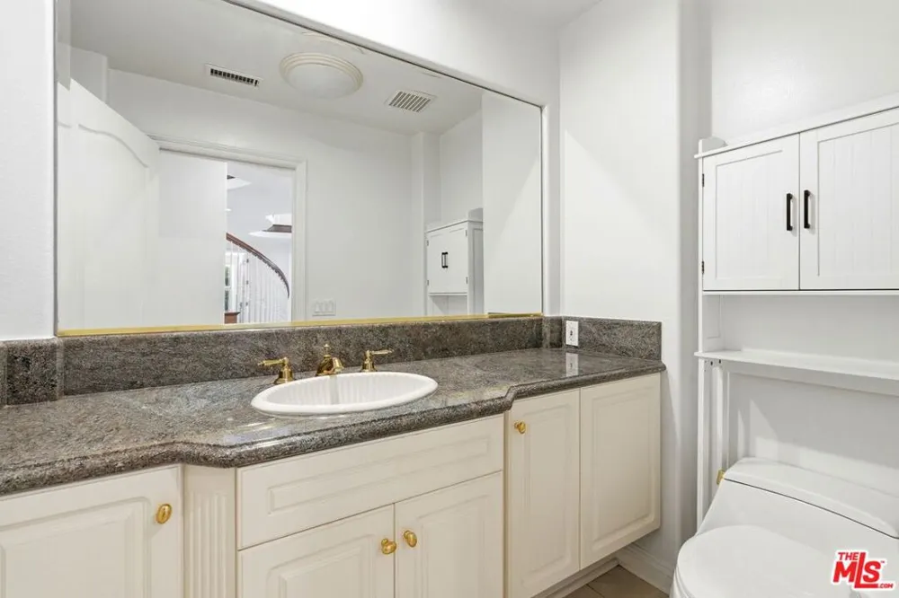 20274 Via Medici Porter Ranch, CA 91326