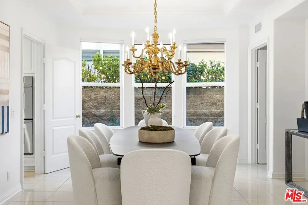 20274 Via Medici Porter Ranch, CA 91326