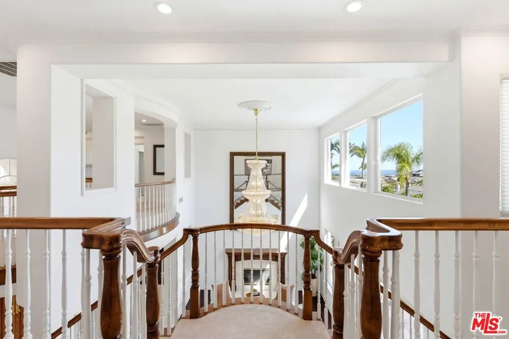 20274 Via Medici Porter Ranch, CA 91326