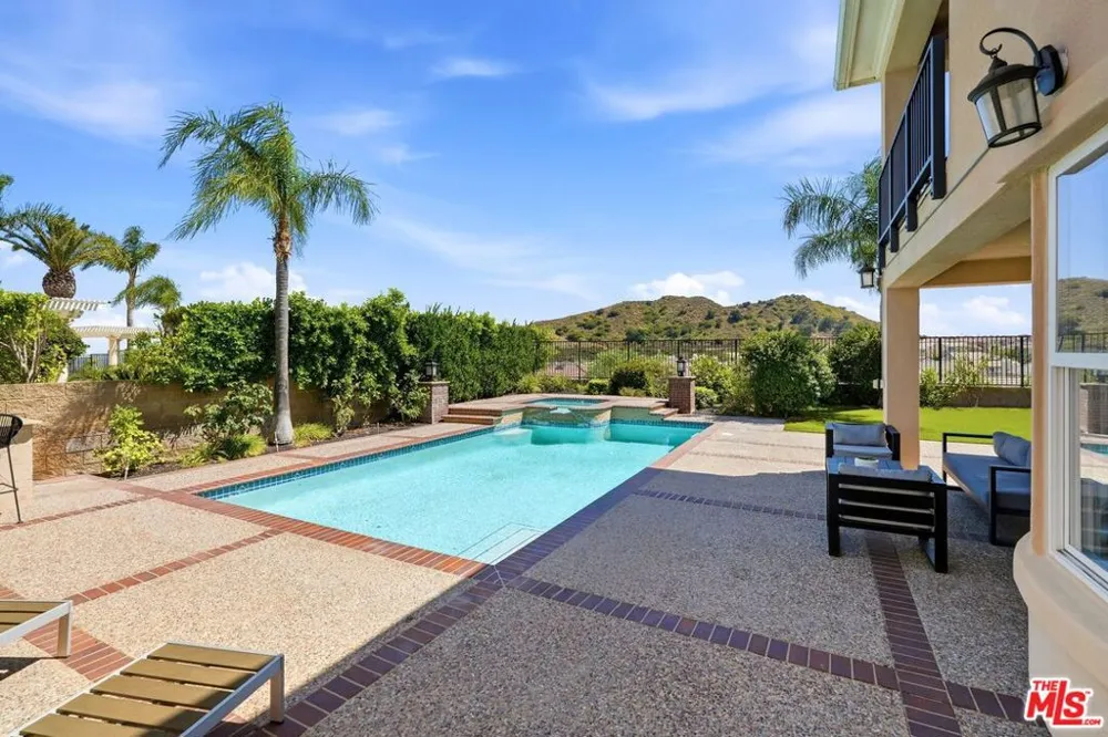 20274 Via Medici Porter Ranch, CA 91326