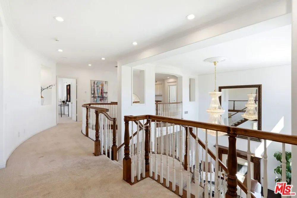 20274 Via Medici Porter Ranch, CA 91326