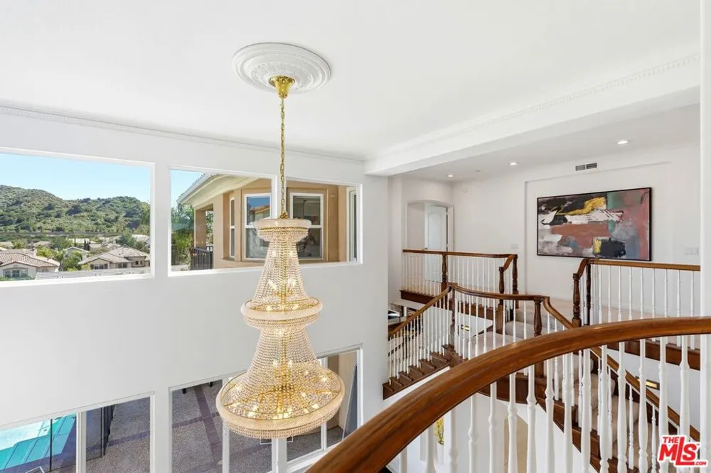 20274 Via Medici Porter Ranch, CA 91326
