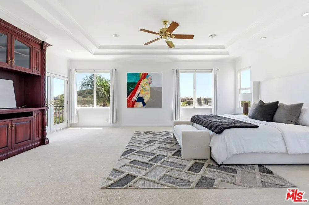 20274 Via Medici Porter Ranch, CA 91326