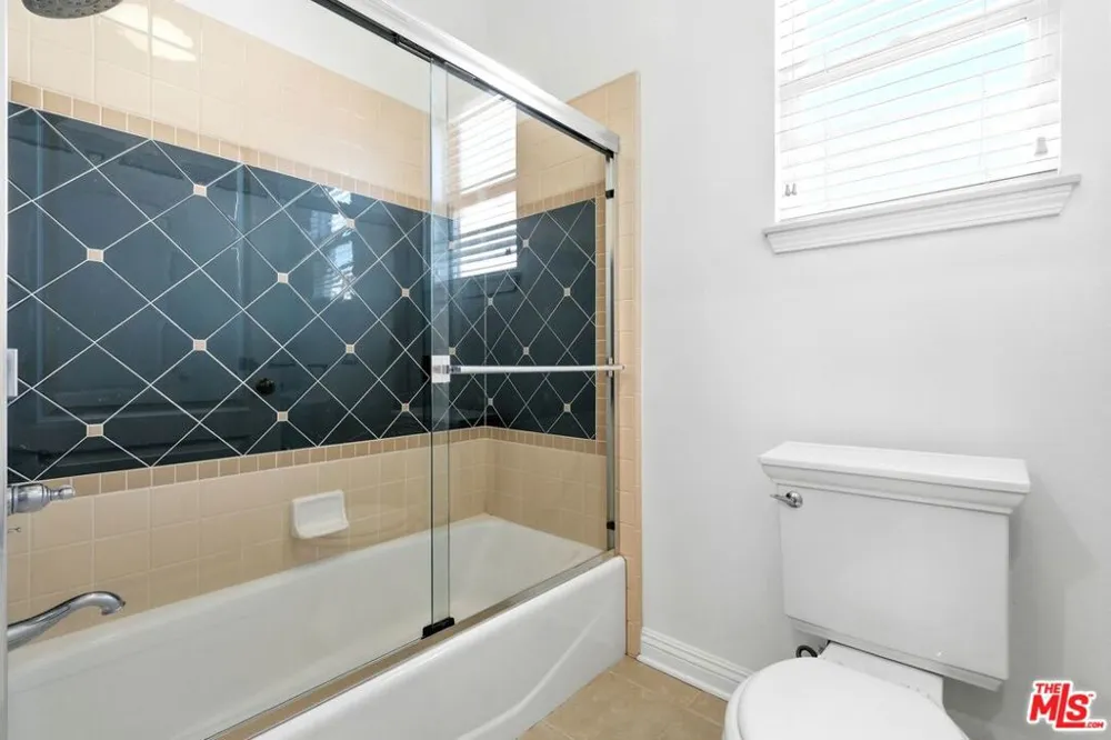 20274 Via Medici Porter Ranch, CA 91326