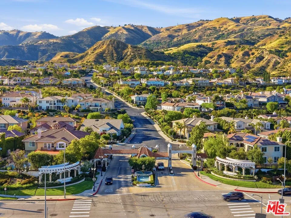 20274 Via Medici Porter Ranch, CA 91326