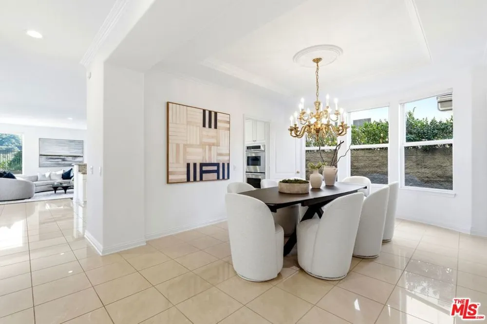 20274 Via Medici Porter Ranch, CA 91326