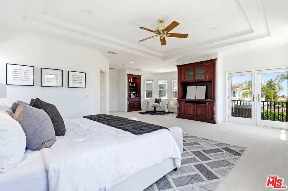 20274 Via Medici Porter Ranch, CA 91326