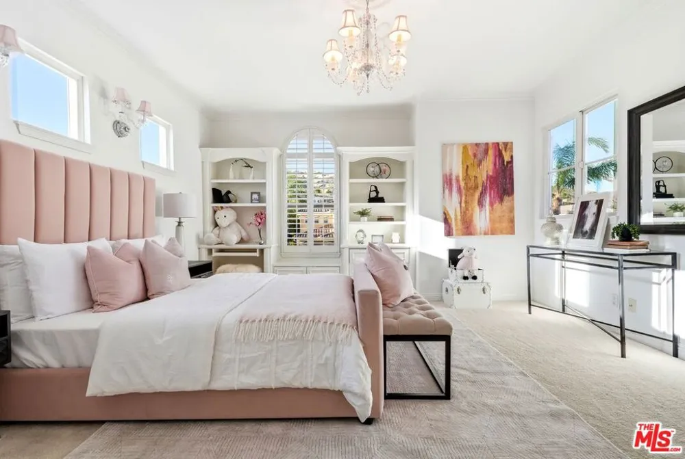 20274 Via Medici Porter Ranch, CA 91326