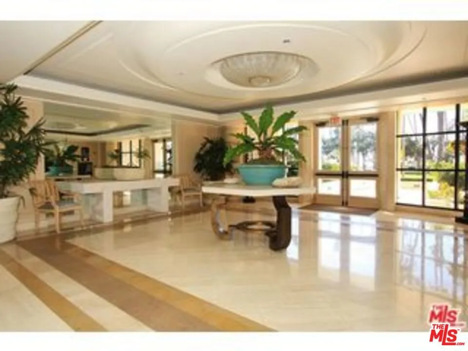 701 Ocean Avenue #110 Santa Monica, CA 90402