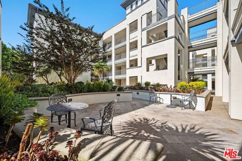 12963 Runway Road #104 Playa Vista, CA 90094