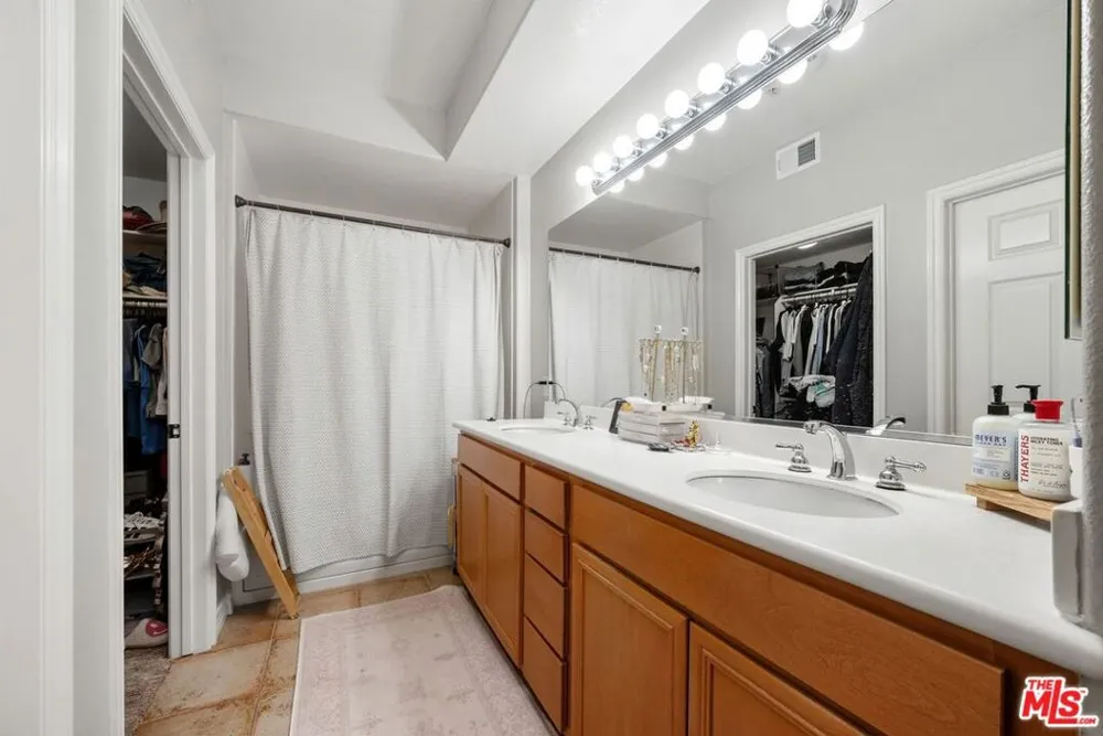 12963 Runway Road #104 Playa Vista, CA 90094