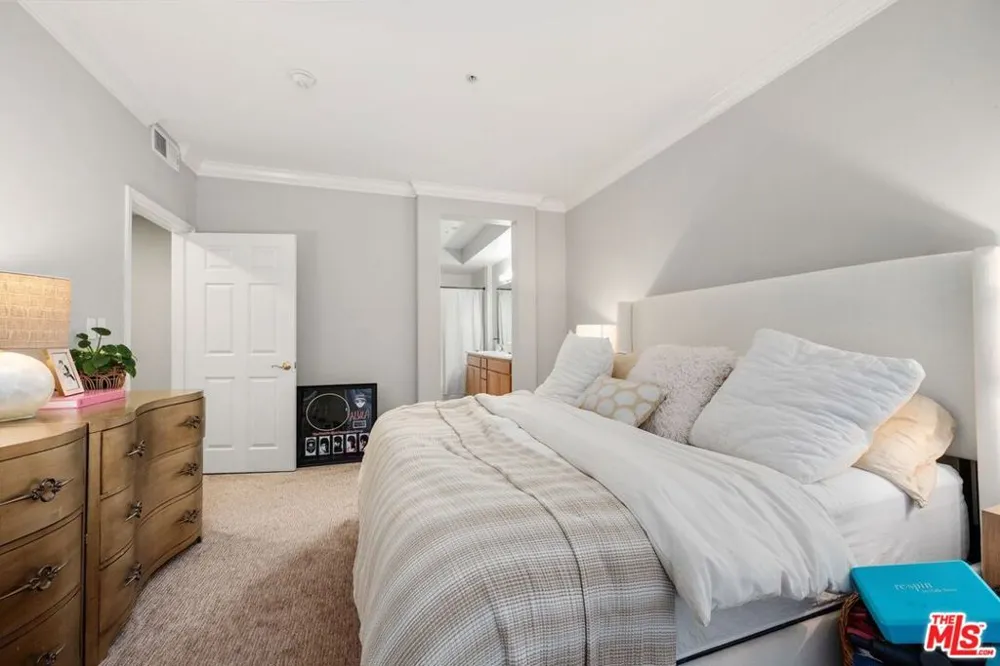 12963 Runway Road #104 Playa Vista, CA 90094