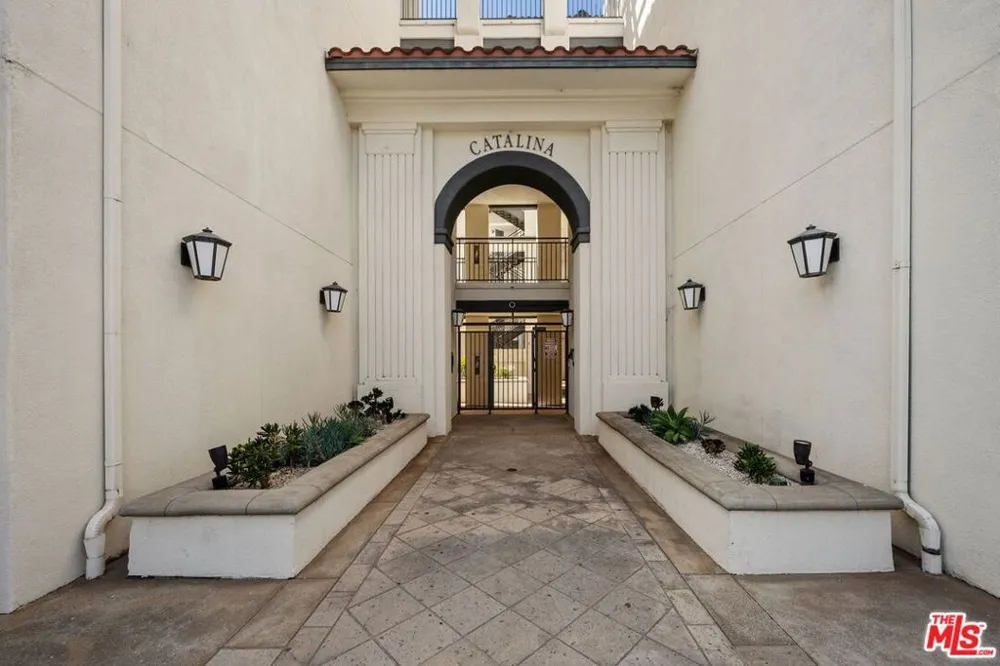 12963 Runway Road #104 Playa Vista, CA 90094