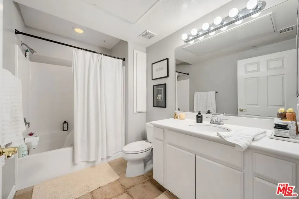 12963 Runway Road #104 Playa Vista, CA 90094