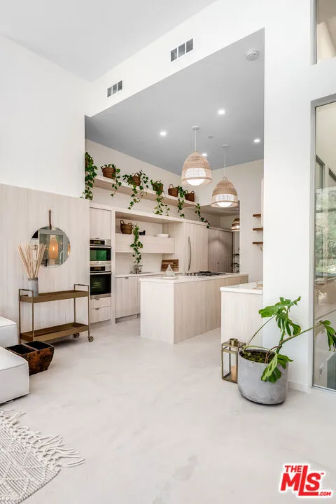 2407 San Marco Drive Los Angeles, CA 90068