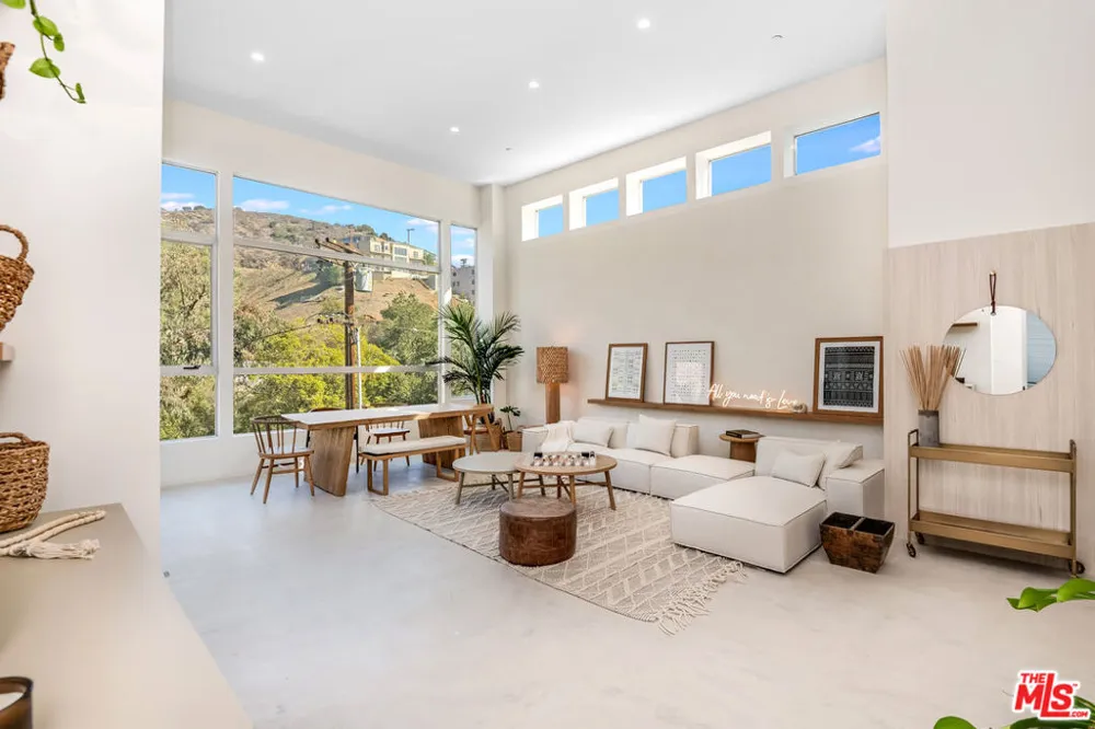 2407 San Marco Drive Los Angeles, CA 90068