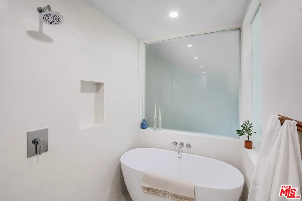2407 San Marco Drive Los Angeles, CA 90068