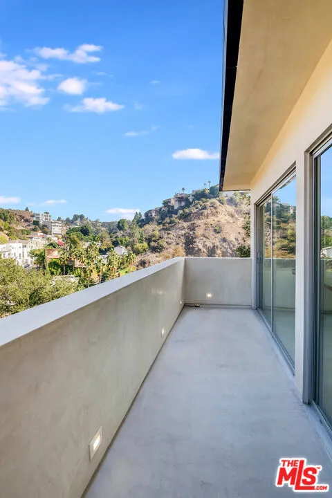 2407 San Marco Drive Los Angeles, CA 90068