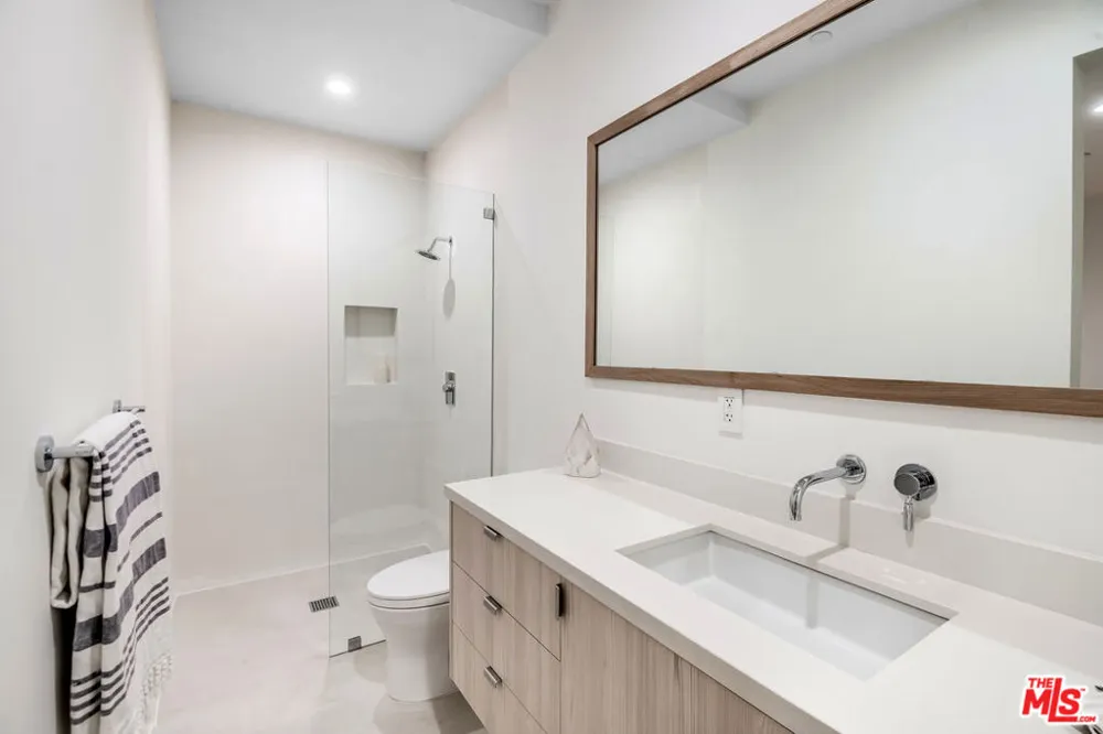 2407 San Marco Drive Los Angeles, CA 90068